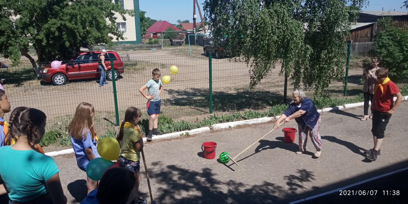Волонтеры  в КГБСУСО « Волчихинский  дом-интернат малой   вместимости для престарелых инвалидов»
