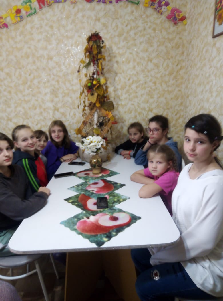 Осенние мелодии в стихах и песнях